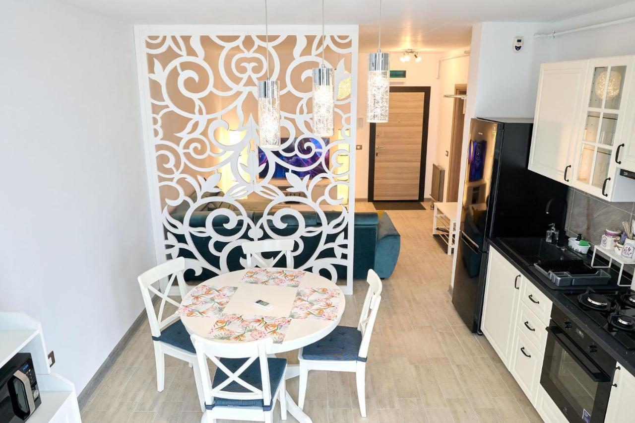 Provence Apartment In Spa N Pool Resort Mamaia Exterior foto
